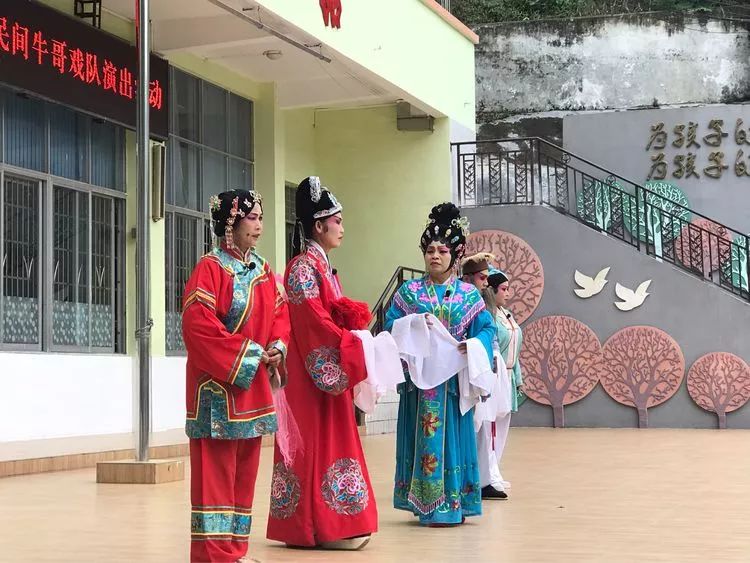 惊弓之鸟 第12页