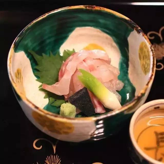 米其林三星隐藏小巷深处的独特美食之旅探索记