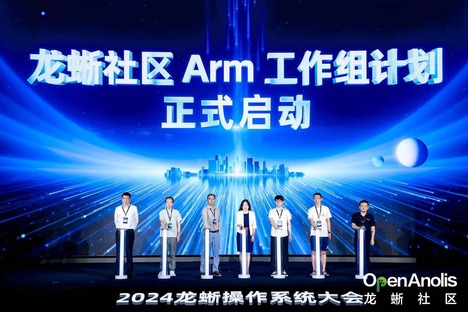 武汉解封新纪元，科技巨擘重塑未来生活体验，推出高科技产品引领新纪元