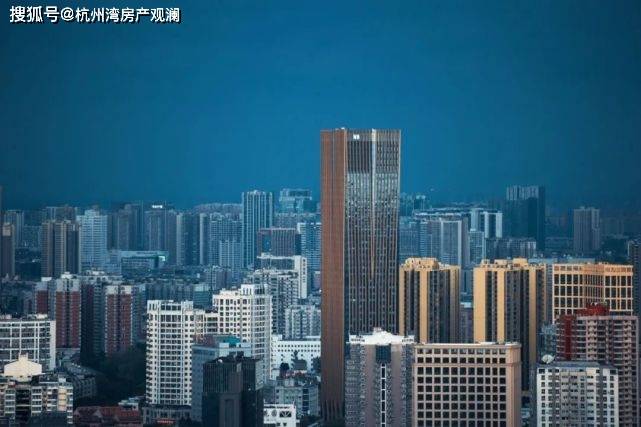 坡哥最新照片展现独特魅力，全民热议引爆话题！